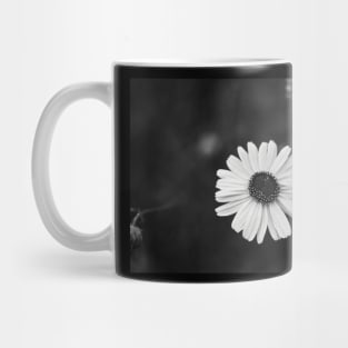 Black and white daisy flower Mug